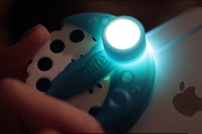 Moonlite, proyecta cuentos en el techo 