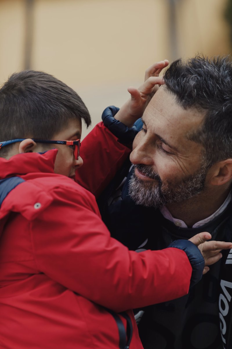 La campaña demuestra la importancia del contacto para beneficiar a personas con una soledad no elegida