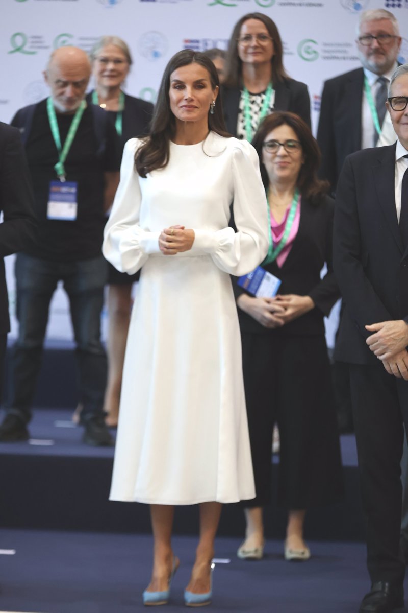 Doña Letizia ha vuelto a brillar con luz propia con su elegantísimo look