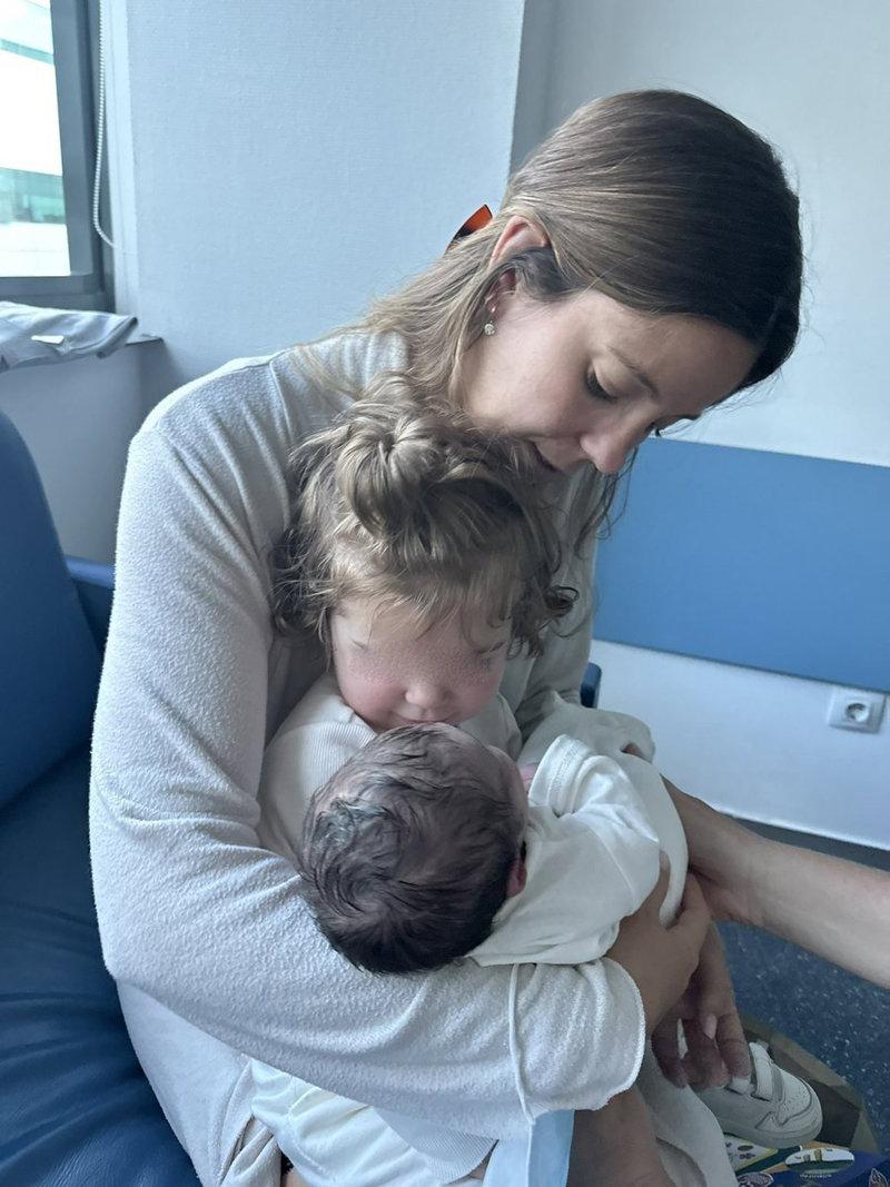 Jaime Lorente ha anunciado en redes sociales el nacimiento de su hijo Luca