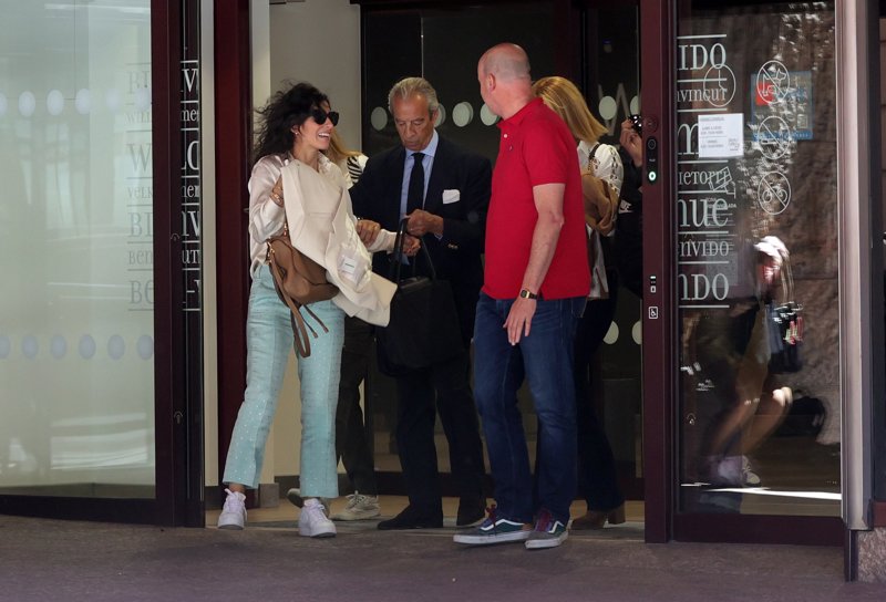 Meri Perelló recupera la sonrisa arropada por su suegra