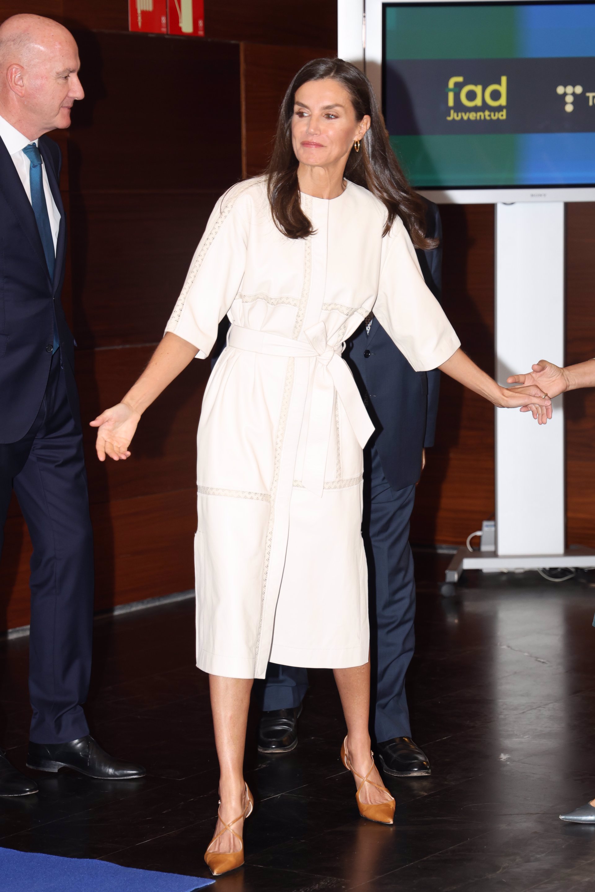 Doña Letizia ha triunfado con un vestido blanco