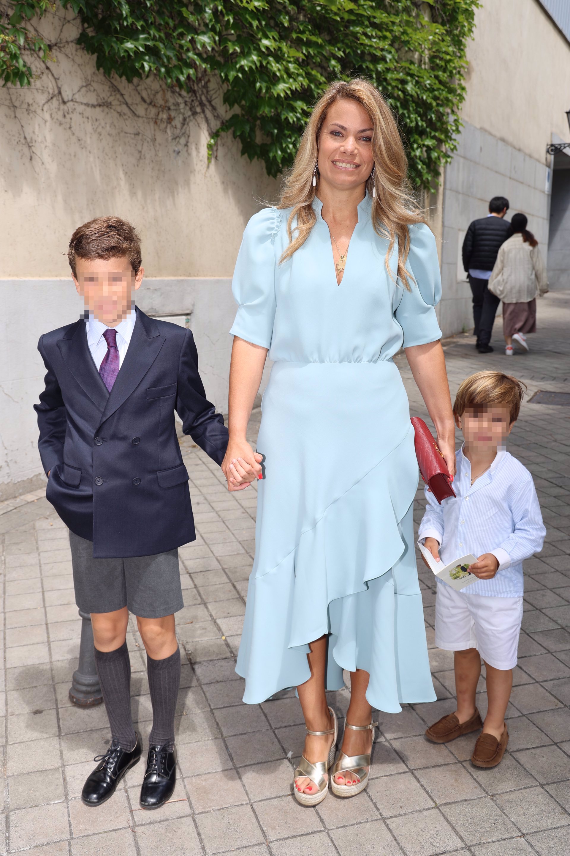 Carla Goyanes, con sus hijos Carlos y Beltrán