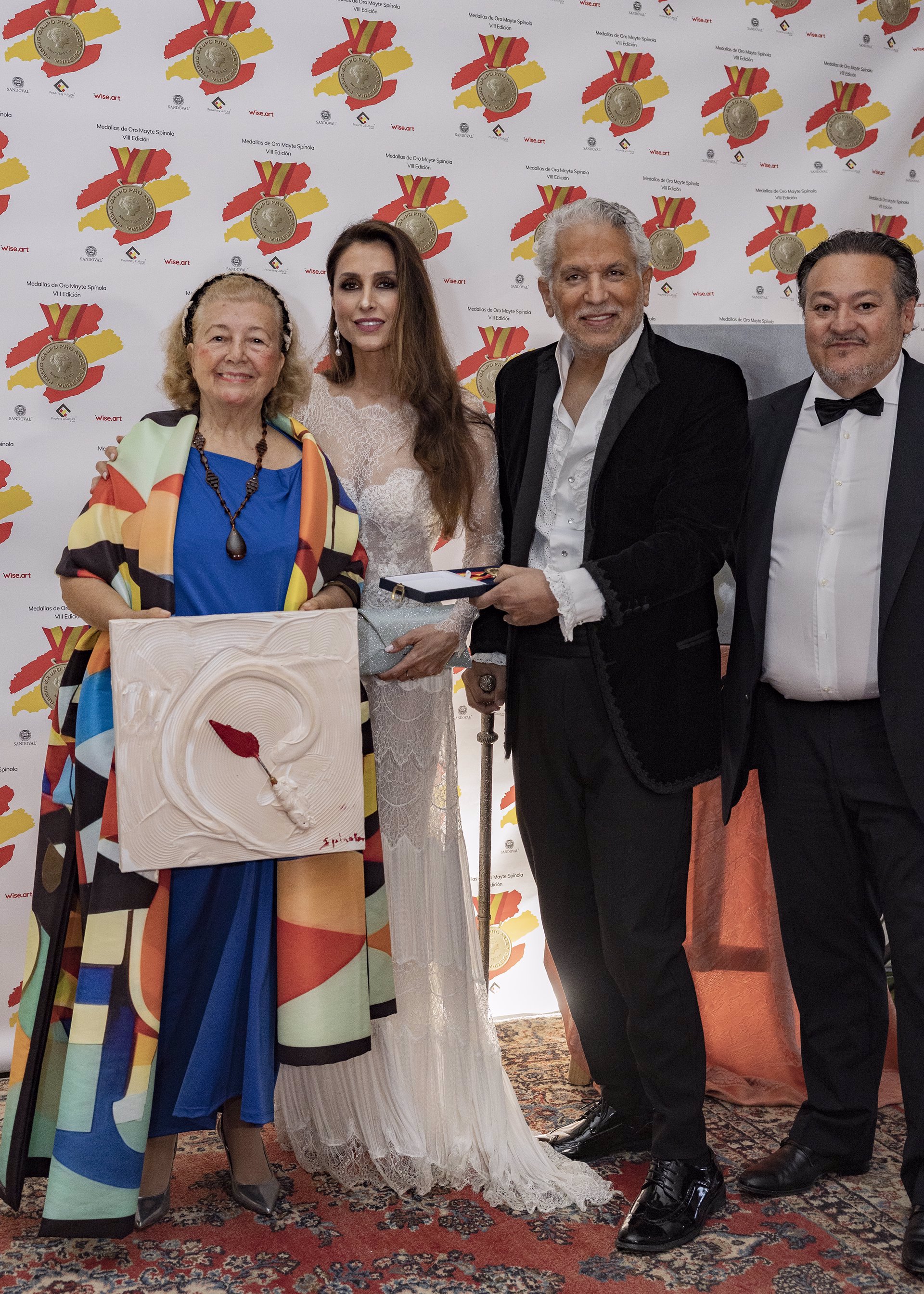 Paloma Cuevas ha recibido la Medalla de Oro Mayte Spinola en Moda