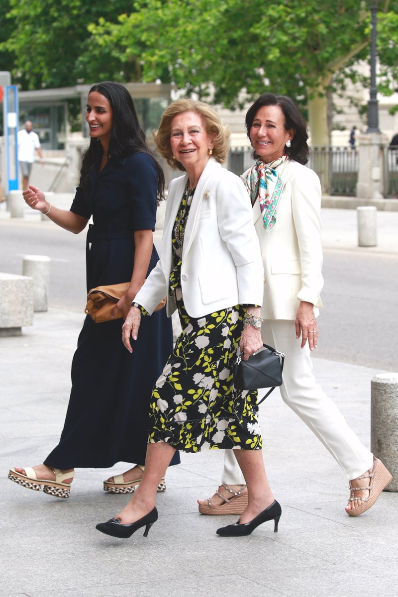 La Reina, a su llegada a la Escuela Superior de Música Reina Sofía