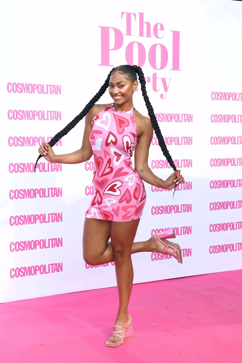 Nia ha deslumbrado con unas sandalias rosas espectaculares