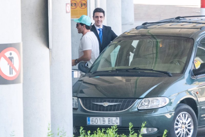 Iñigo, el primero en acceder a la zona vip del aeropuerto