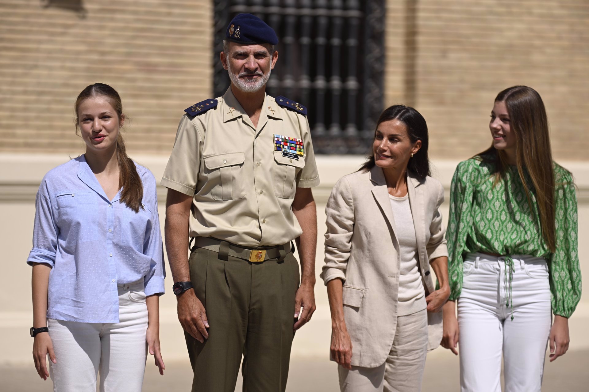 Leonor, posando con su familia antes de ingresar en la Academia