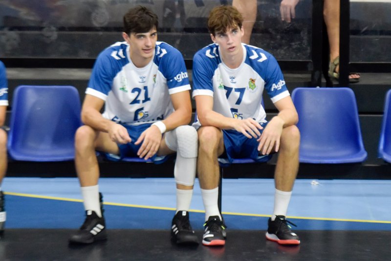 El hijo de la Infanta Cristina, de lo más cómplice con un compañero