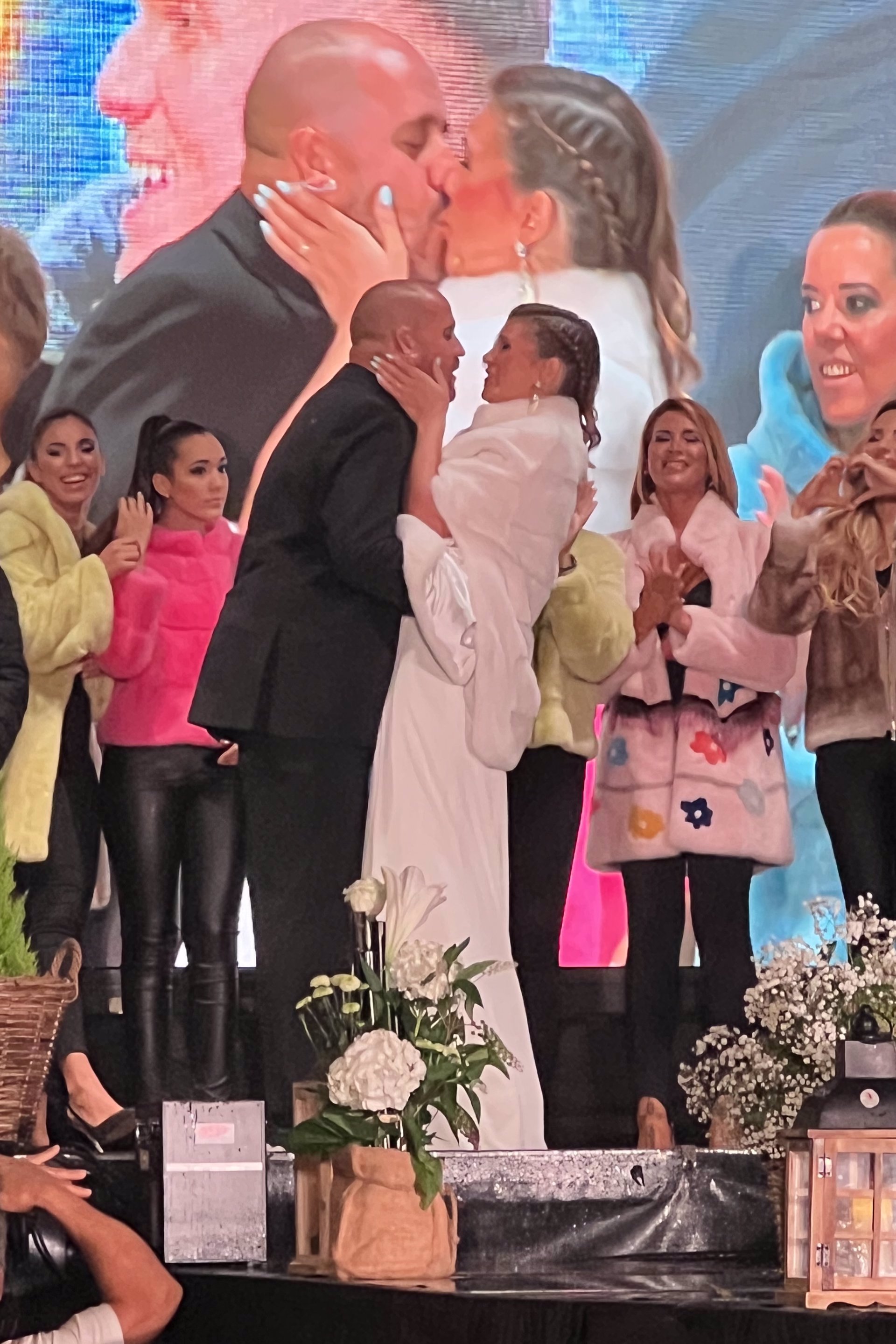 La pareja, durante su boda sorpresa en Ponferrada