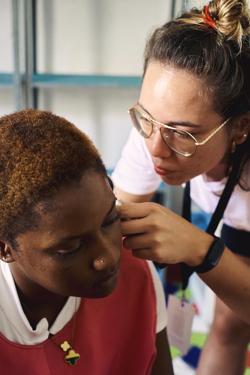 Una acción internacional para mejorar la calidad auditiva y visual de los senegaleses