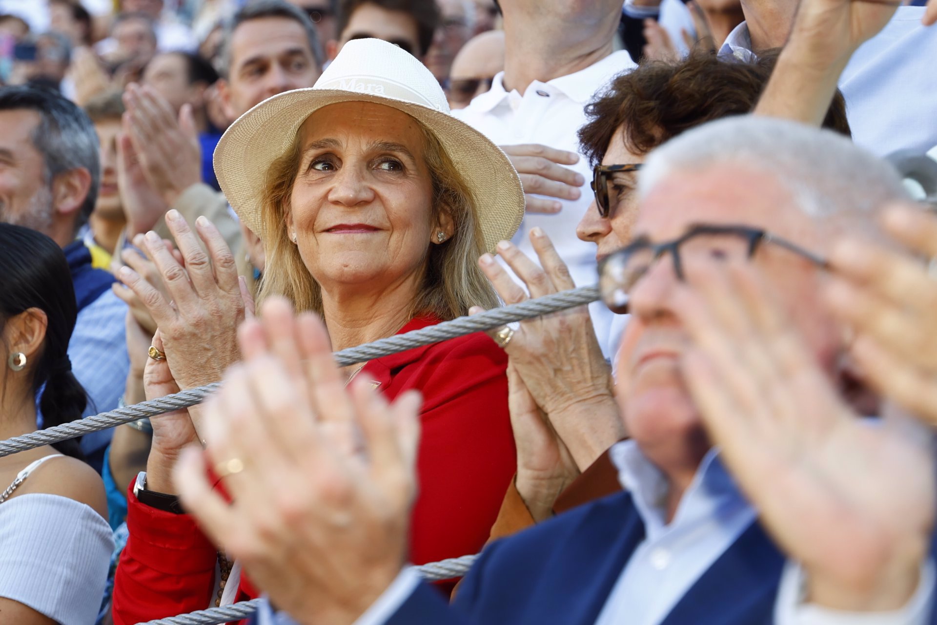 La Infanta, de lo más relajada durante la corrida