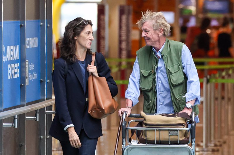 Ernesto, de lo más cómplice con Claudia Stilianopoulos