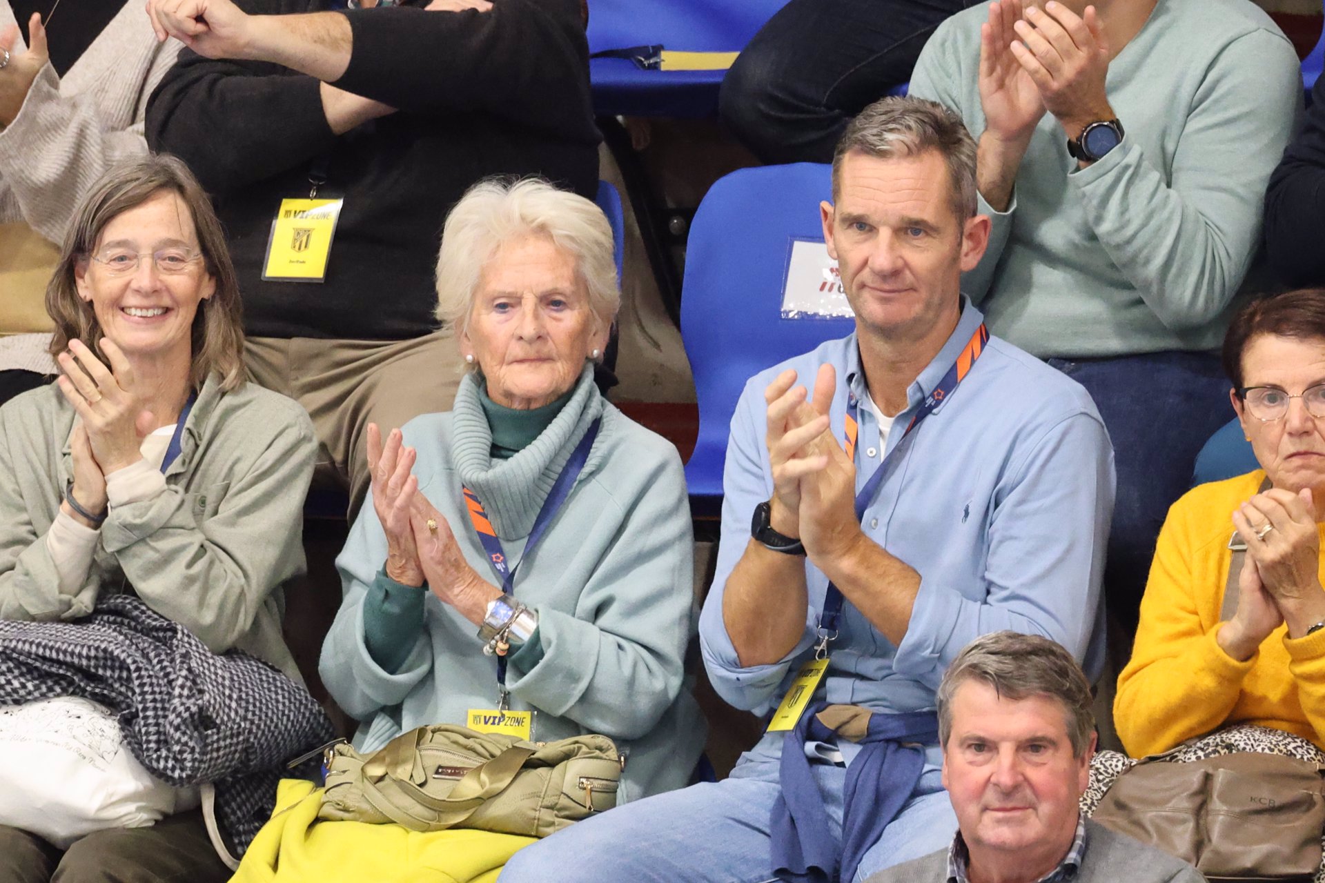 Iñaki Urdangarín, su madre y su hermana en el último partido de Pablo