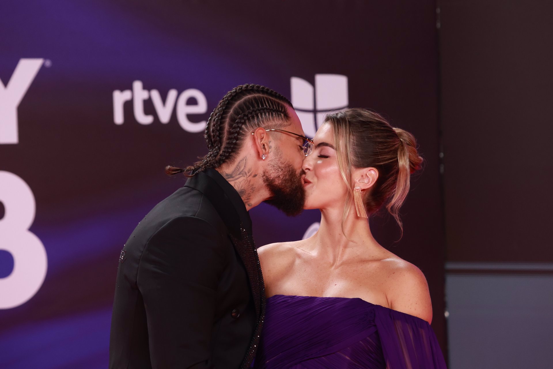 Maluma y Susana Gómez: derroche de amor en los Grammy y orgullo de embarazo