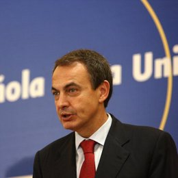 Zapatero en rueda de prensa en Moncloa