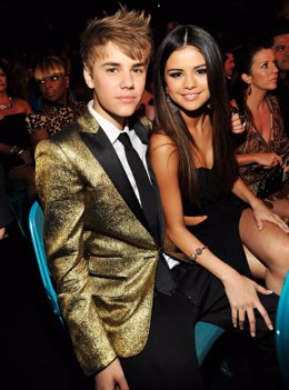 Justin Bieber Y Selena Gomez En Los Premios Billboard