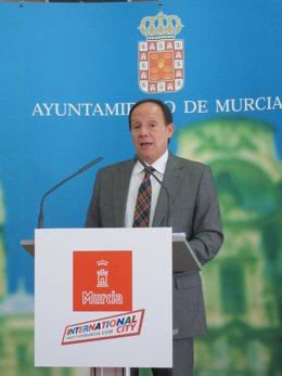 El concejal Joaquín Moya-Angeler