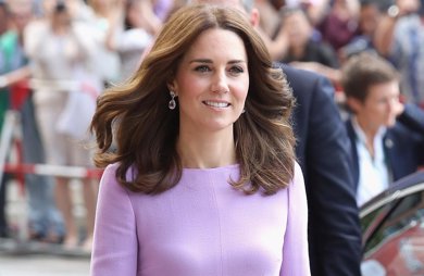 El collar con grabados de Kate Middleton es un homenaje a Lady Di