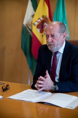 El presidente de la Diputación de Sevilla y de la FAMP, Fernando Rodríguez Villalobos.