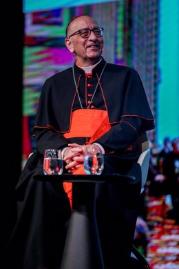 Archivo - El cardenal y presidente de la Conferencia Episcopal Española, Juan José Omella