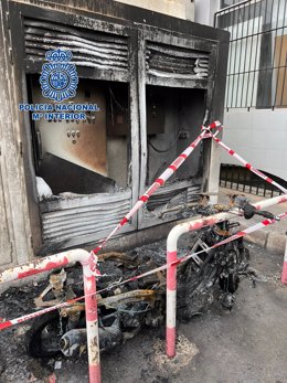 Estado el ciclomotor quemado en Lanzarote