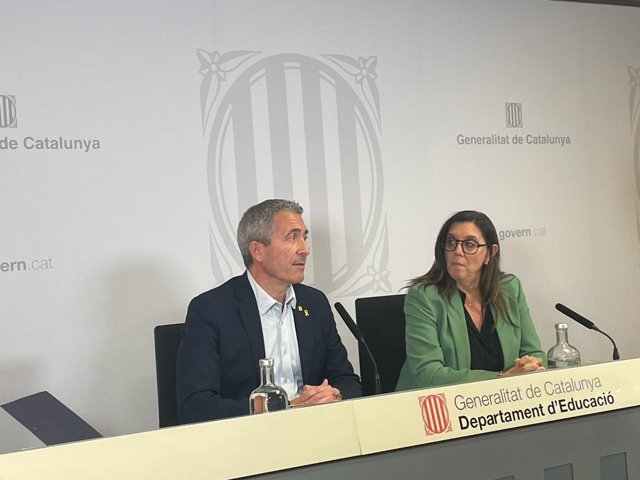 El conseller de Educación de la Generalitat, Josep Gonzàlez-Cambray, y la secretaria general de Educación Patrícia Gomà