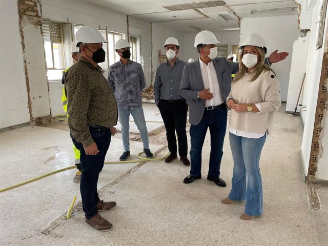 Visita a las obras de reforma en el centro de salud de Orcera