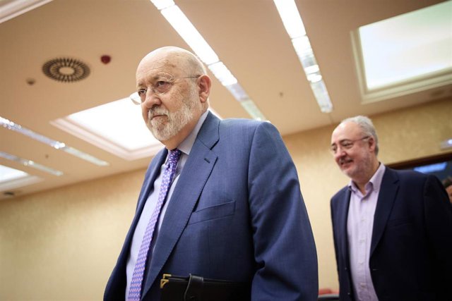 Archivo - El presidente del Centro de Investigaciones Sociológicas (CIS), José Félix Tezanos, a su llegada a la Comisión de Presupuestos, en el Congreso de los Diputados, a 19 de octubre de 2022, en Madrid (España). 