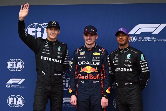 George Russell, Max Verstappen y Lewis Hamilton tras la sesión de calificación del Gran Premio de Australia
