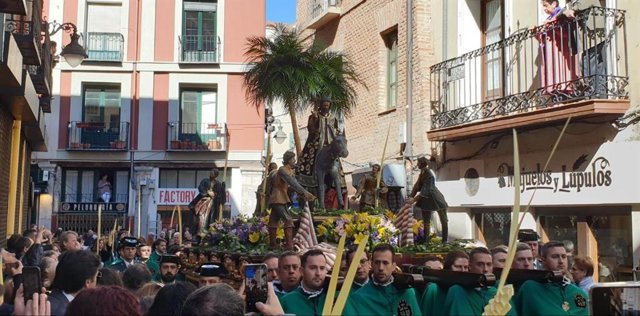 Miles de personas presencian en Valladolid 'La Entrada Triunfal de Jesús en Jerusalén' este Domingo de Ramos