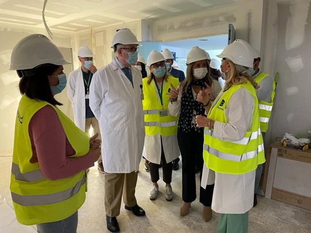 Obras de la sala blanca y consultas de dispensación de medicamentos del Hospital Universitario de Jaén