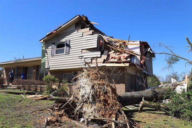 Daños causados por un tornado en Little Rock, Arkansas, Estados Unidos
