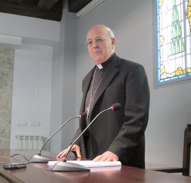 Archivo - El presidente de la CEE y arzobispo de Valladolid, Ricardo Blázquez