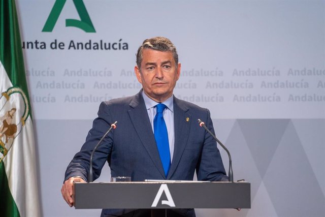 El consejero de Presidencia, Interior y Diálogo Social de la Junta de Andalucía, Antonio Sanz, durante la rueda de prensa tras el Consejo de Gobierno andaluz en el Palacio de San Telmo, a 4 de abril de 2023 en Sevilla (Andalucía, España)