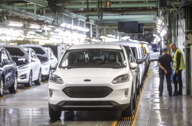 Archivo - Varios vehículos en la fábrica de Ford en Almussafes, a 24 de octubre de 2022, en Almussafes, Valencia,