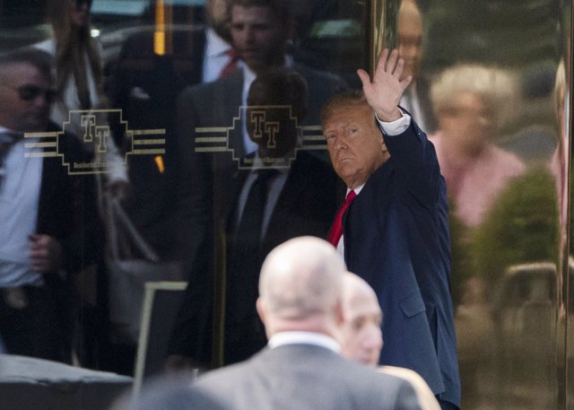 Donald Trump, a su llegada a la torre Trump en Nueva York