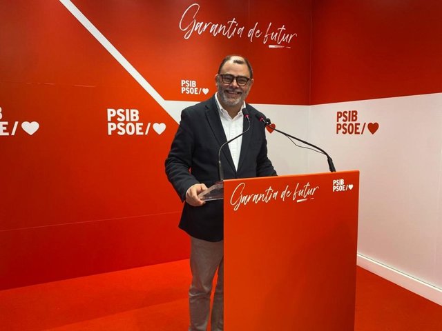 El secretario de Organización del PSIB, Cosme Bonet, en rueda de prensa.