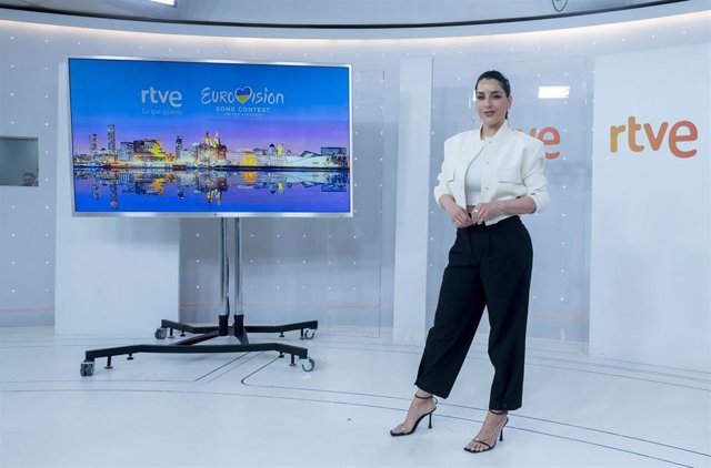 La cantante Ruth Lorenzo posa tras un junket de prensa sobre Eurovisión 2023, en Torrespaña, a 5 de abril de 2023, en Madrid (España). Una de las principales novedades de la gala de Eurovisión 2023, es que la cantante Ruth Lorenzo dará los puntos del jura