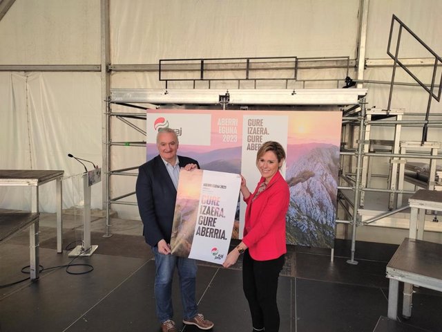 Presentación del Aberri Eguna del PNV en la Plaza Nueva de Bilbao