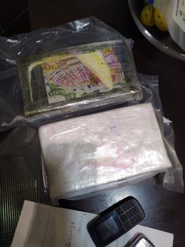 Cocaína, dinero y hachís incautado por la Guardia Civil