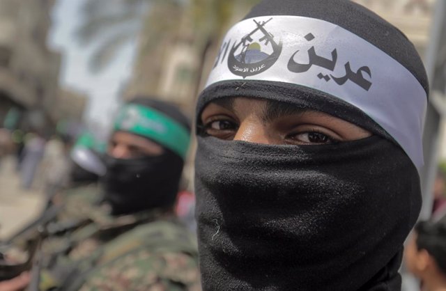 Membres del Moviment de Resistència Islàmica (Hamas) durant una manifestació a Jabaliya, al nord de la Franja de Gaza, en solidaritat amb la mesquita d'Al-Aqsa