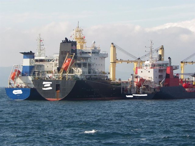 Operaciones de "bunkering" en el Mar de Alborán