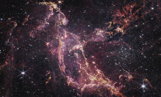 JWST capturó esta vista en el infrarrojo cercano de la región de formación estelar NGC 346 en la Pequeña Nube de Magallanes.