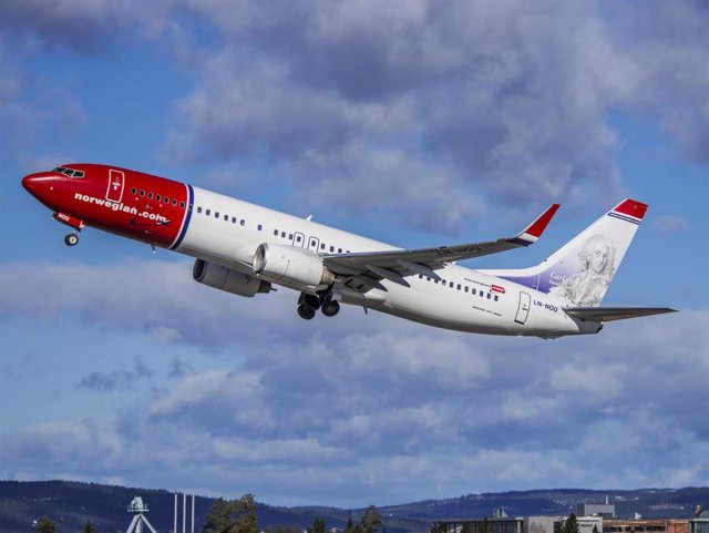 Archivo - Un avión de Norwegian