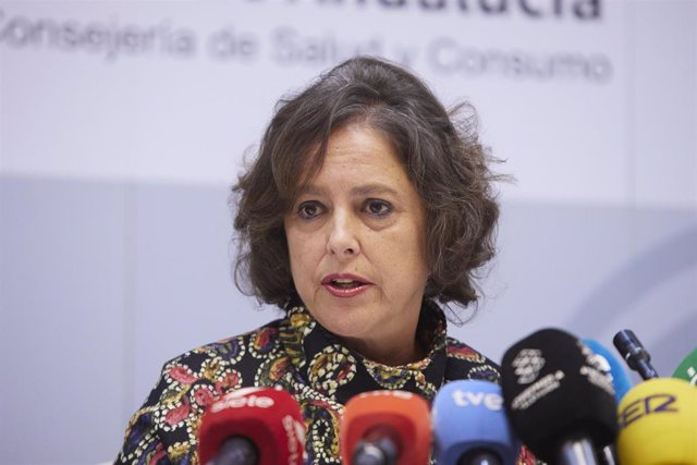 Archivo - La consejera de Salud y Consumo de la Junta de Andalucía, Catalina García