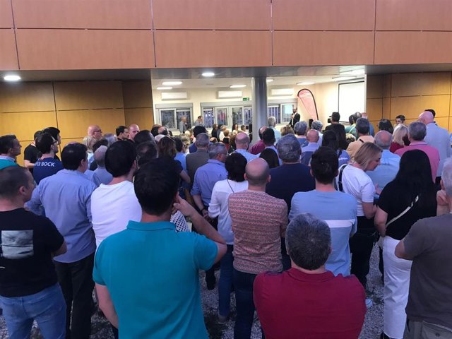 Encuentro informativo de Sevilla Quiere Metro en el centro municipal Carme Chacón.