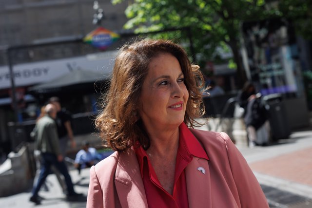 La activista por los derechos de las personas trans, Carla Antonelli, en la Plaza de Chueca, a 11 de abril de 2023, en Madrid (España).