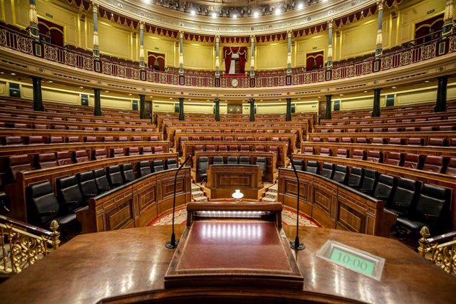 Archivo - Hemiciclo vacío del Congreso de los Diputados tras la suspensión del pleno de esta semana como medida preventiva de contención del coronavirus, en Madrid (España) a 10 de marzo de 2020.