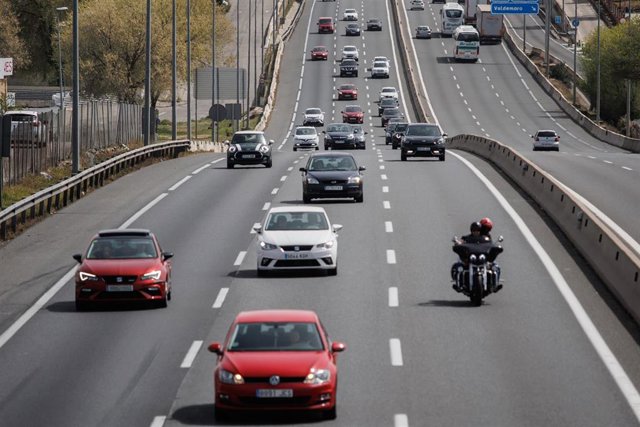 Circulación moderada en la autovía del Sur, la A-4, a la altura de Valdemoro, a 9 de abril de 2023, en Madrid (España). Hoy se lleva a cabo la primera fase de la operación retorno de Semana Santa en algunas autonomías. Las Comunidades Autónomas afectadas 